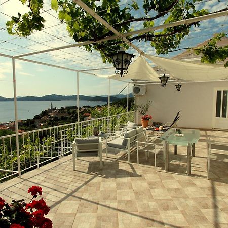 Apartments Cervelin Lopud Екстериор снимка