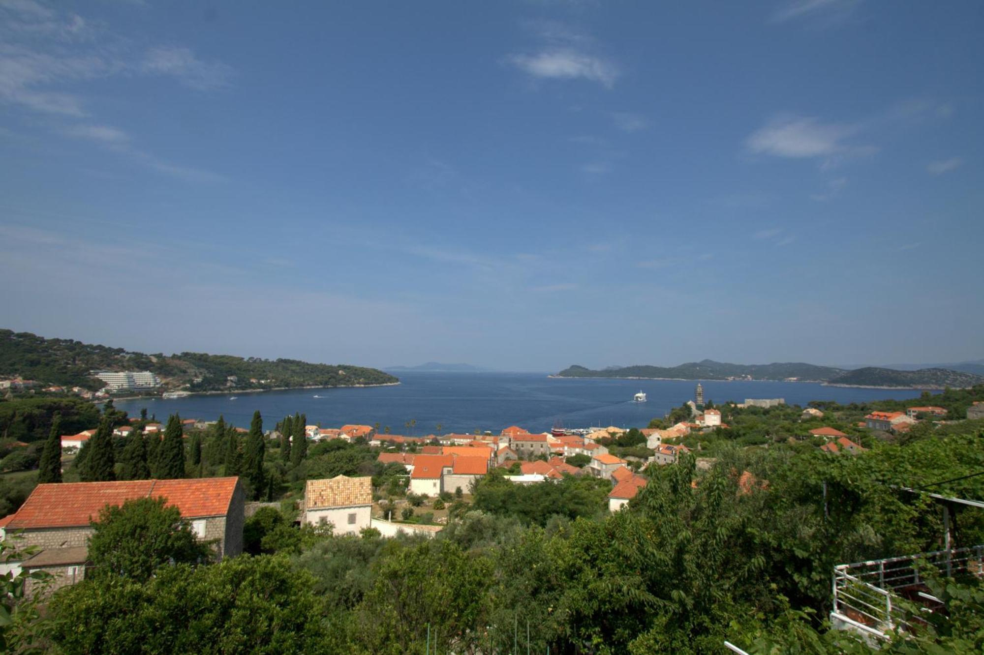 Apartments Cervelin Lopud Екстериор снимка